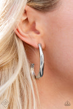 Load image into Gallery viewer, Glimpses of Malibu - Fashion Fix July 2021