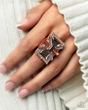 Load image into Gallery viewer, Exaggerated Edge - Copper Gem Ring
