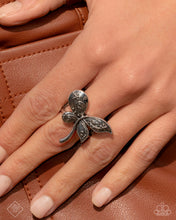 Load image into Gallery viewer, Simply Santa Fe Complete Fashion Fix Look - March 2025

