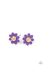 Load image into Gallery viewer, Starlet Shimmer Floral Frames Earrings
