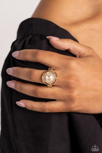 Load image into Gallery viewer, Chic Center - Gold

