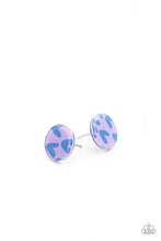 Load image into Gallery viewer, Starlet Shimmer V-Shaped Patterned Earrings
